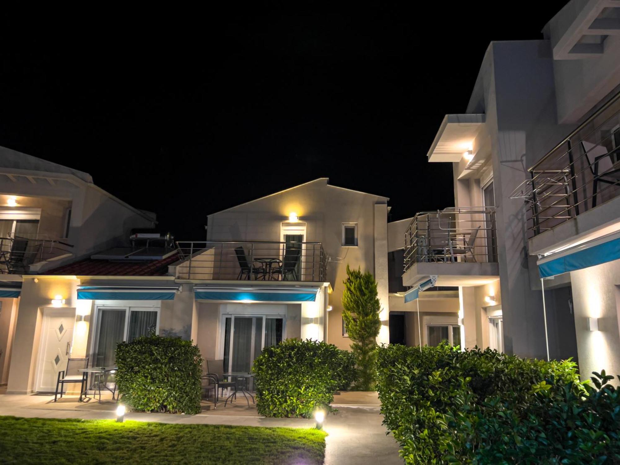 Yalos Beach Maisonettes Skala Sotiros Exterior photo