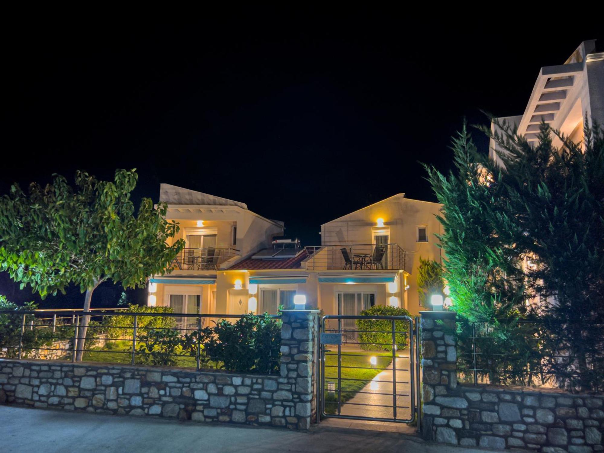 Yalos Beach Maisonettes Skala Sotiros Exterior photo
