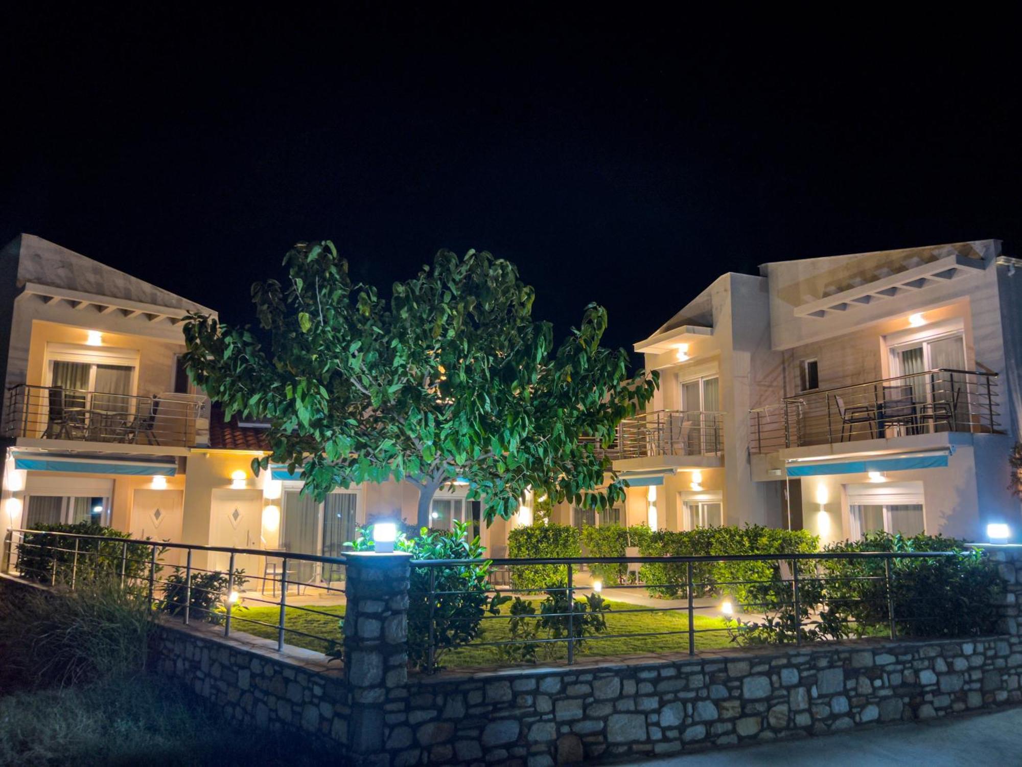 Yalos Beach Maisonettes Skala Sotiros Exterior photo