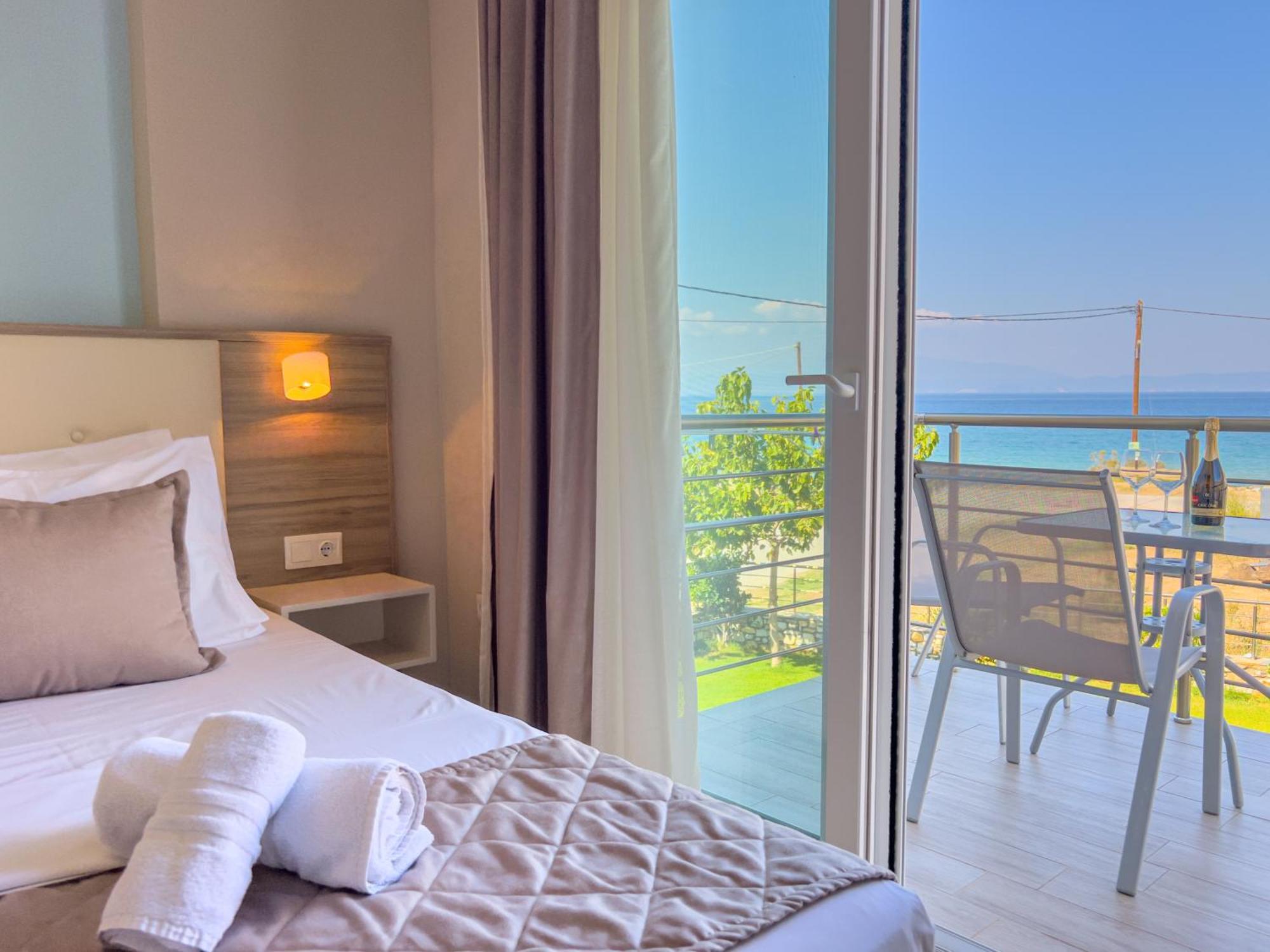 Yalos Beach Maisonettes Skala Sotiros Exterior photo