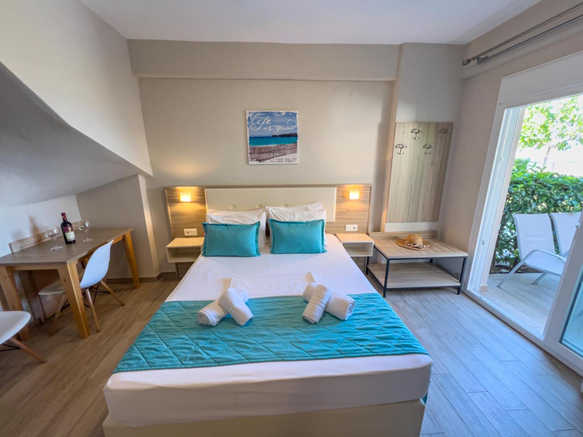 Yalos Beach Maisonettes Skala Sotiros Exterior photo