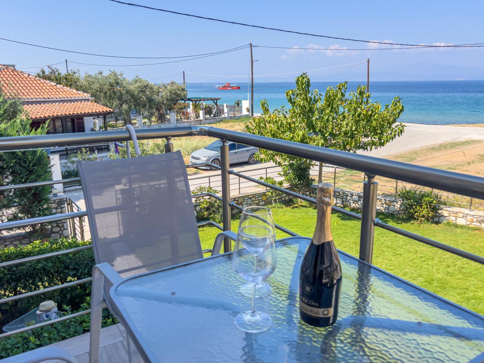 Yalos Beach Maisonettes Skala Sotiros Exterior photo
