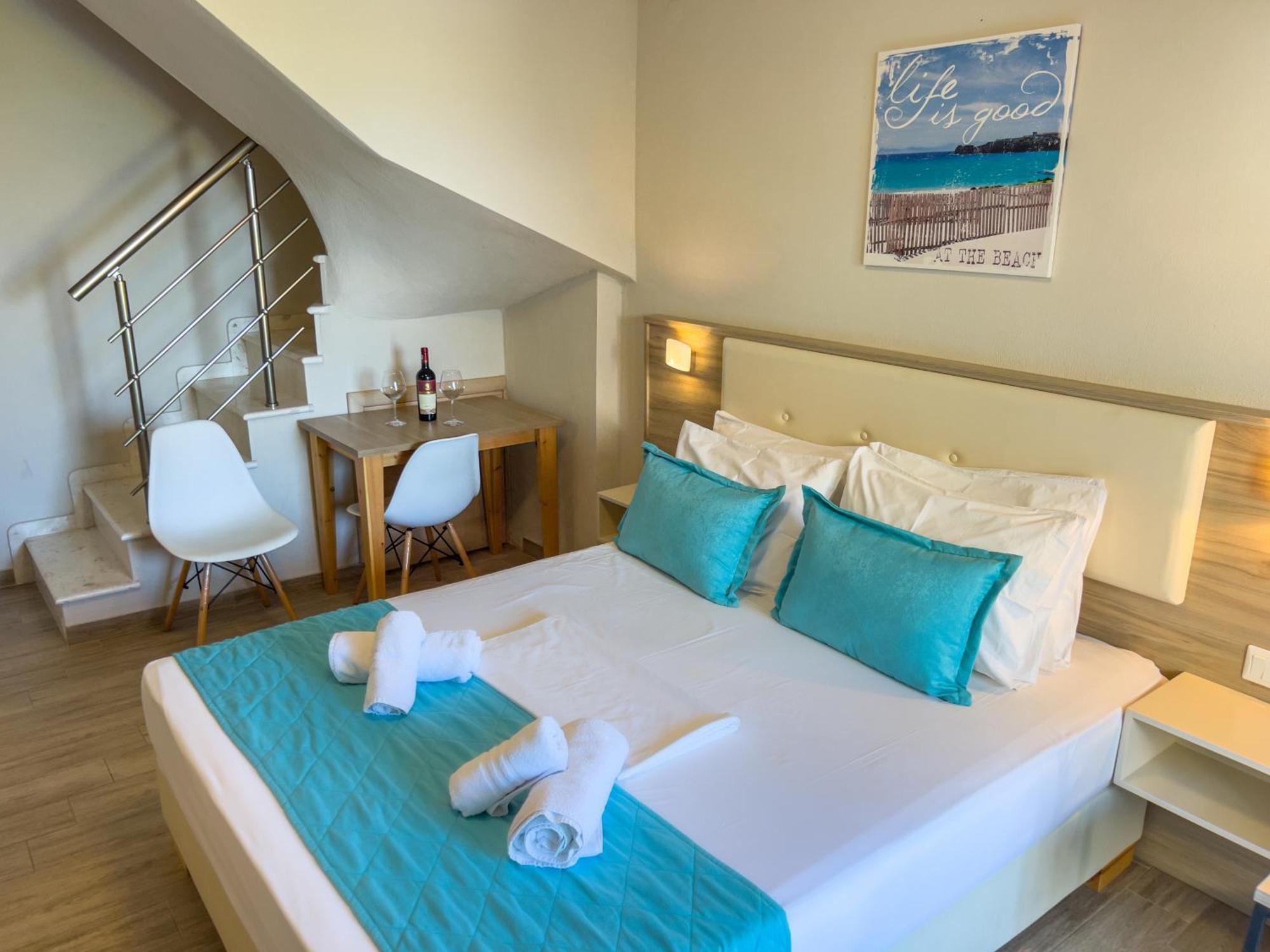 Yalos Beach Maisonettes Skala Sotiros Exterior photo
