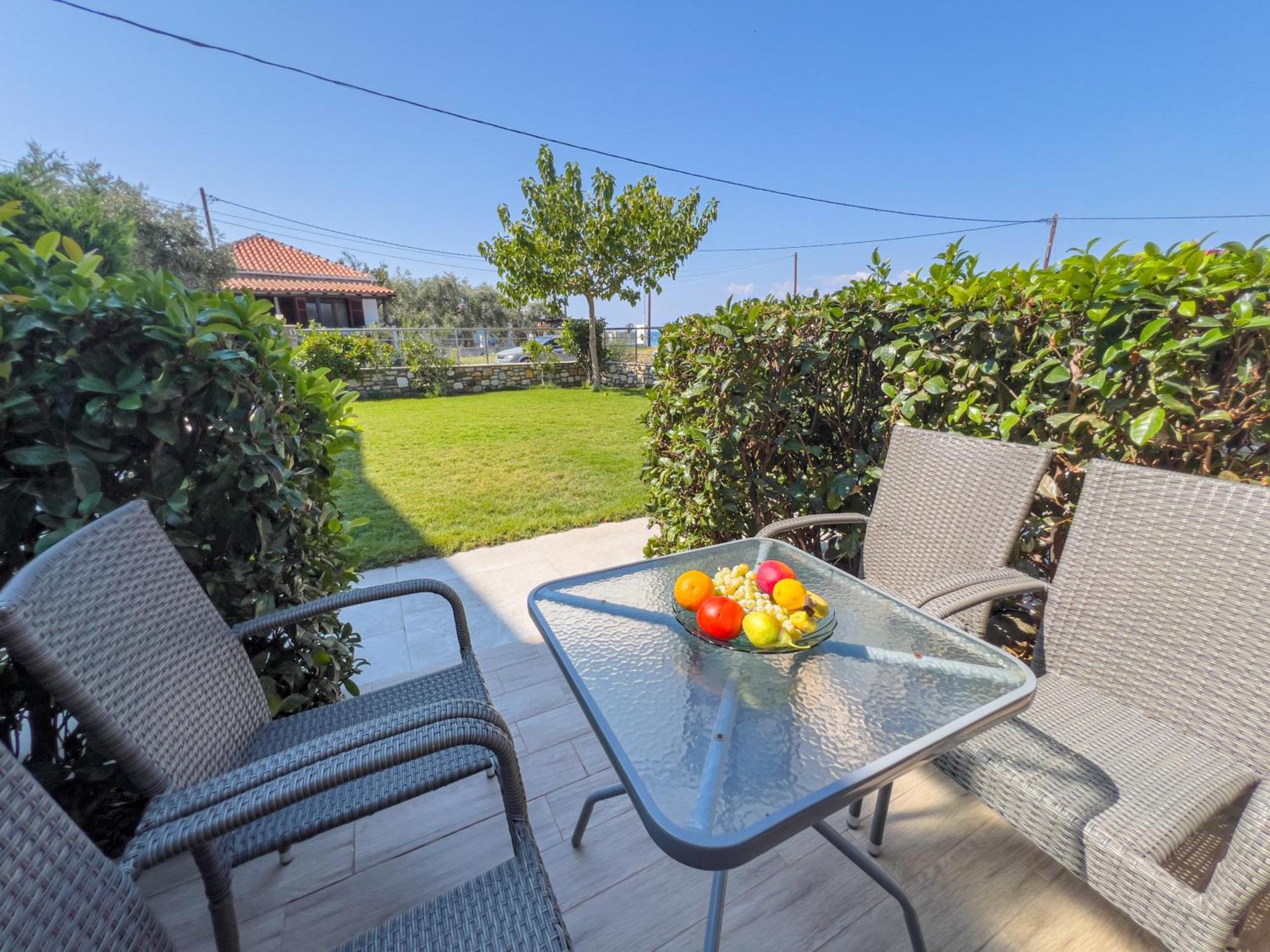 Yalos Beach Maisonettes Skala Sotiros Exterior photo
