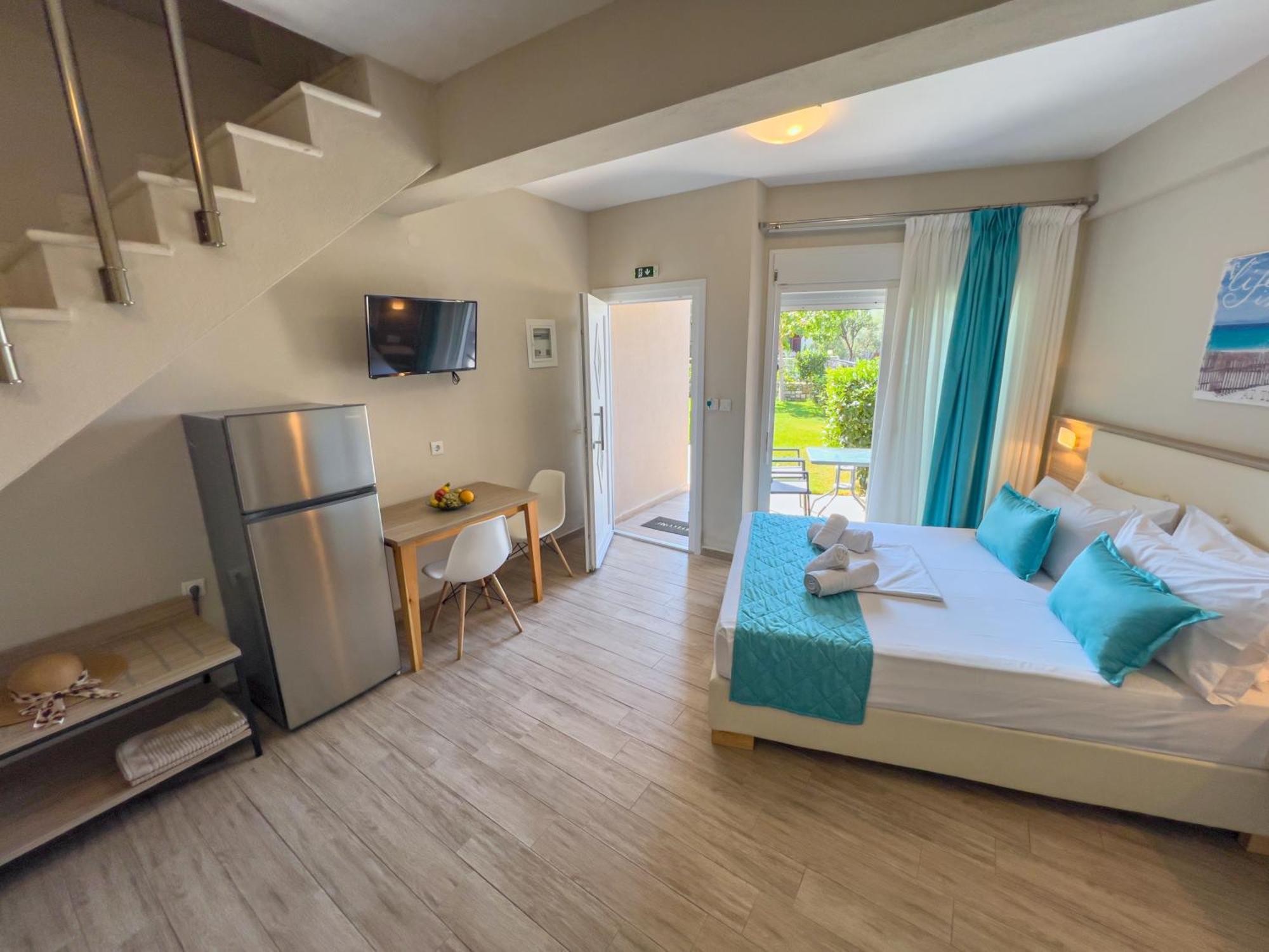 Yalos Beach Maisonettes Skala Sotiros Exterior photo