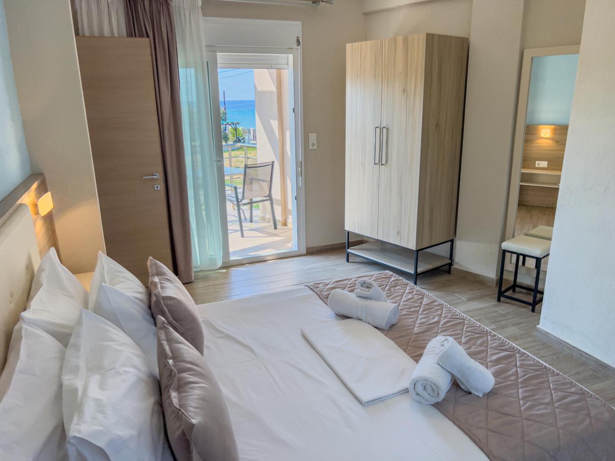 Yalos Beach Maisonettes Skala Sotiros Exterior photo