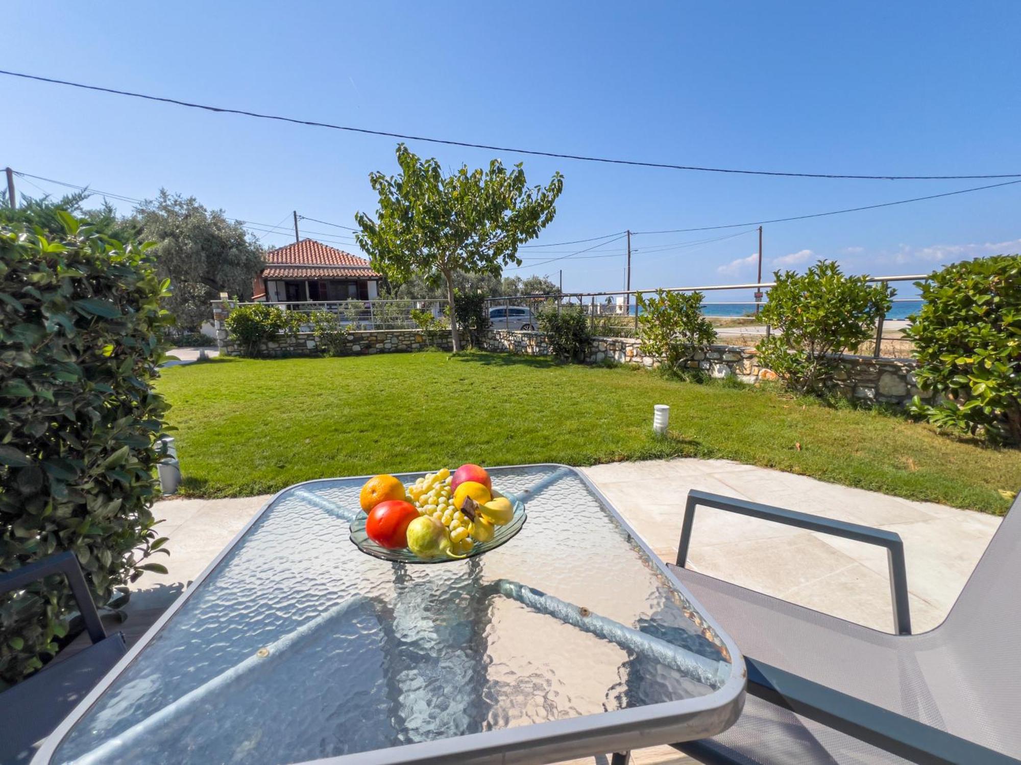 Yalos Beach Maisonettes Skala Sotiros Exterior photo