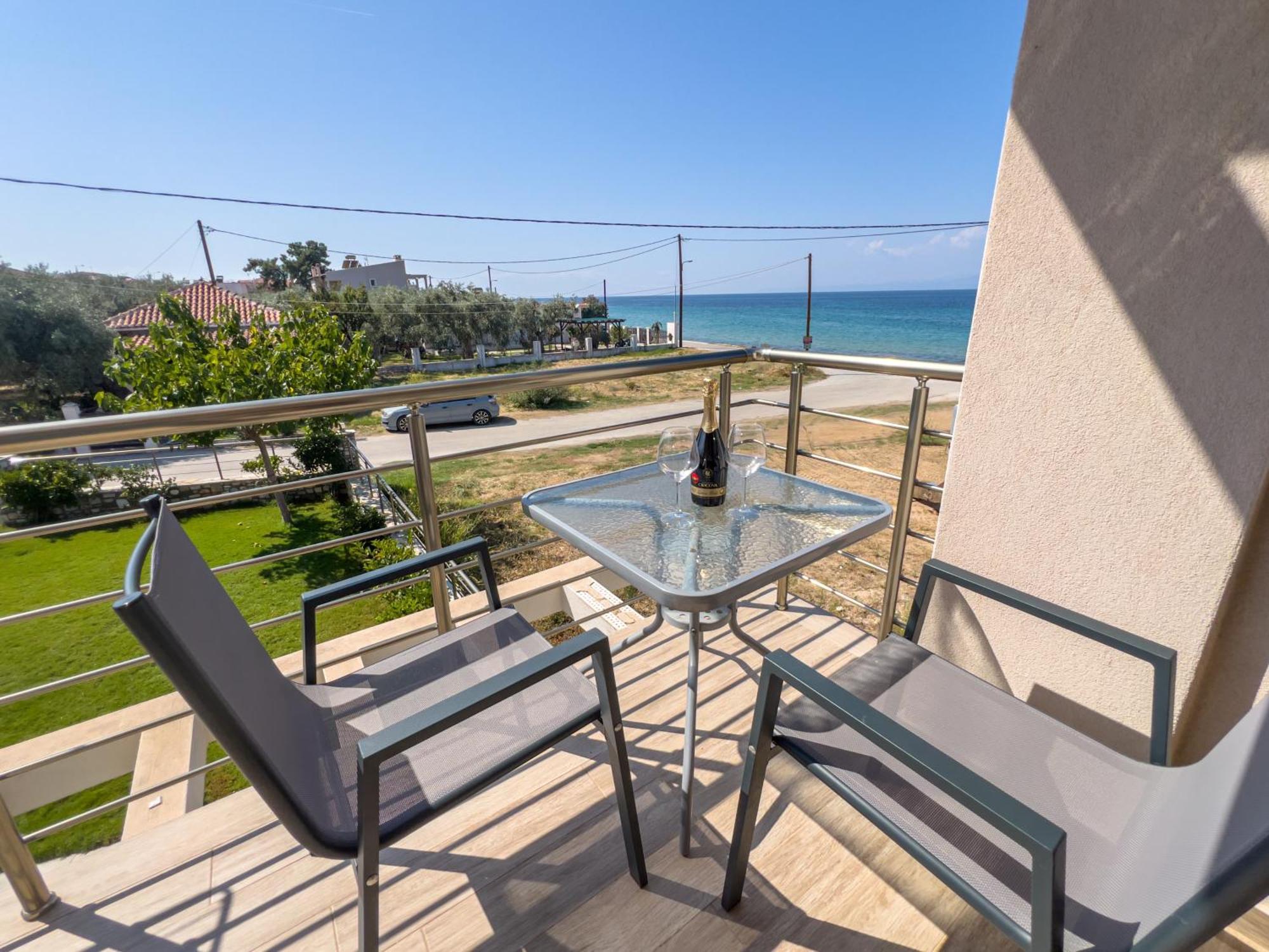 Yalos Beach Maisonettes Skala Sotiros Exterior photo